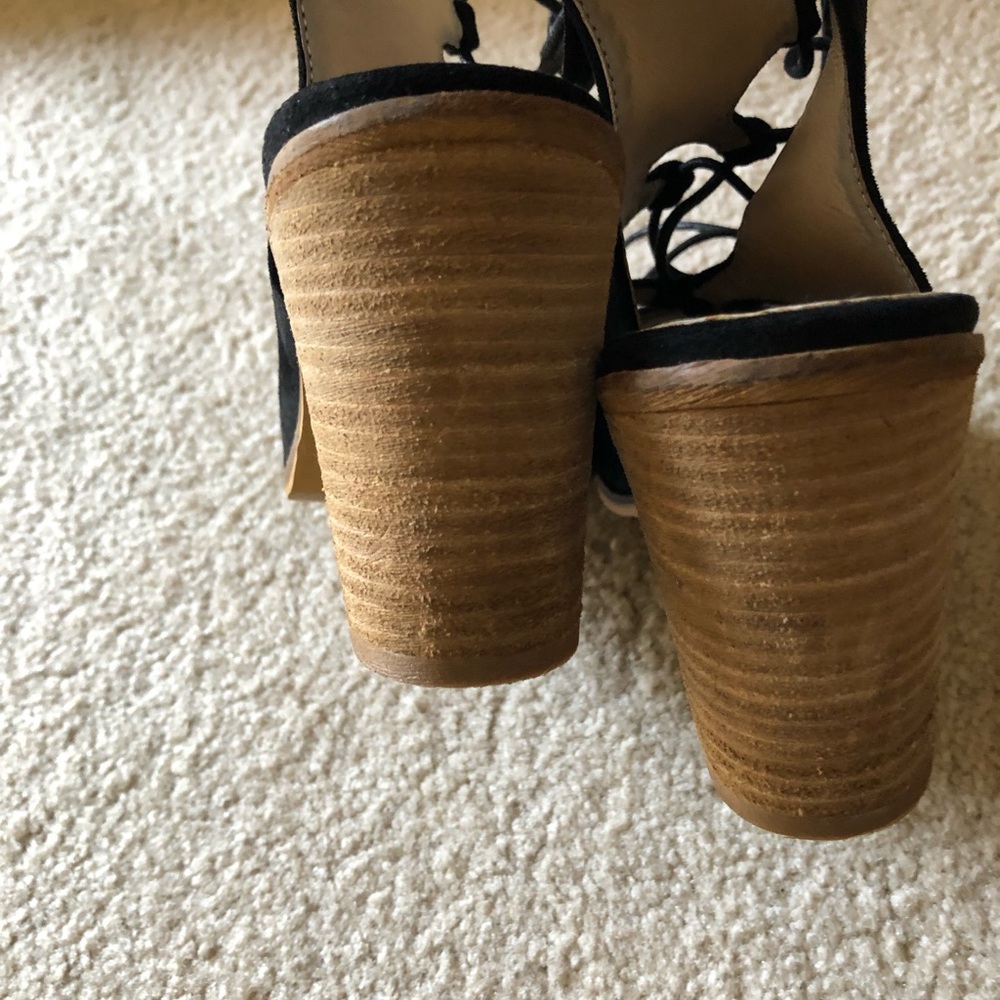 Catherine Malandrino heels. - Picture 5 of 8